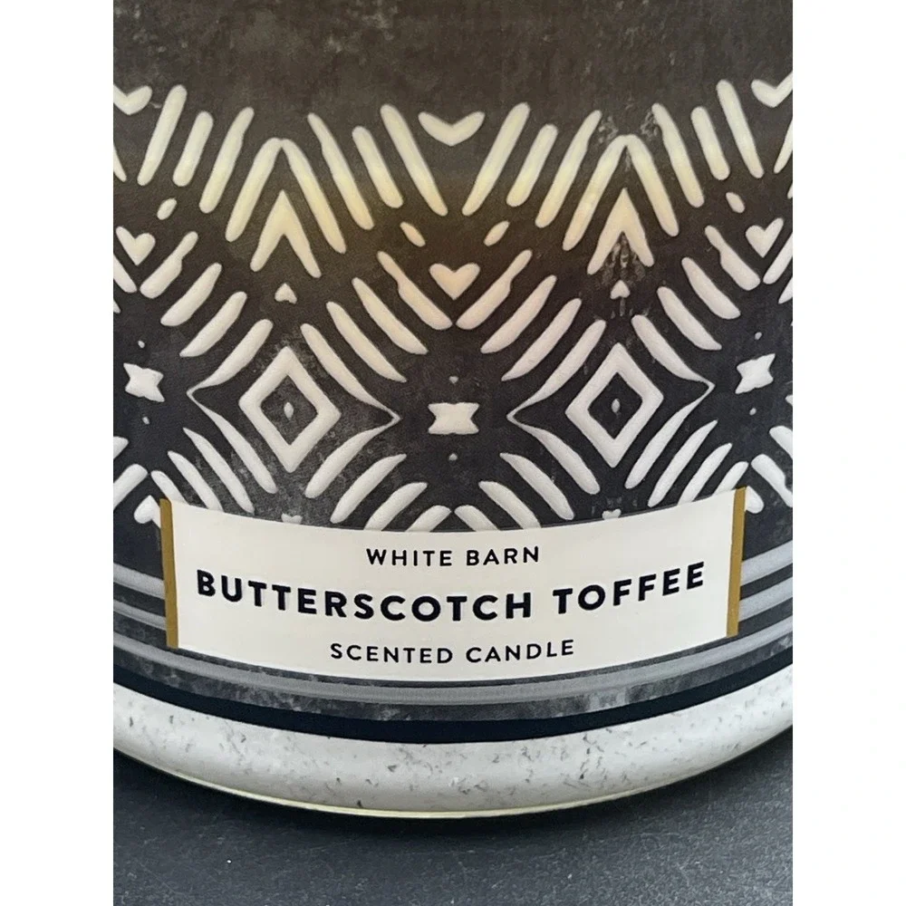 Bath & Body Works White Barn Butterscotch Toffee 3 Wick Candle 14.5 oz - Picture 4 of 6